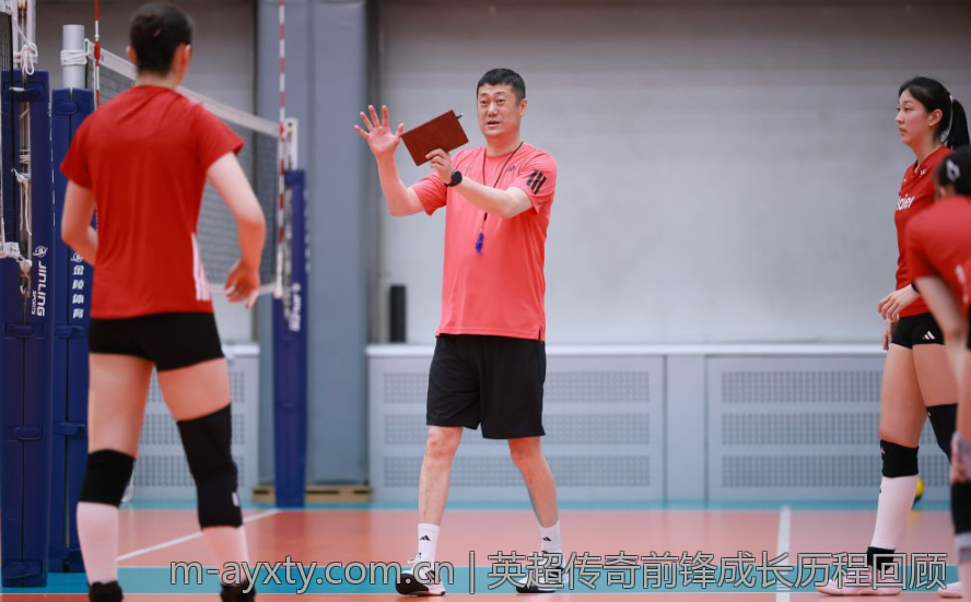 英超传奇前锋成长历程回顾